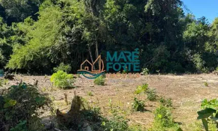 Terreno amplo e pronto para construir próximo à praia do Prumirim