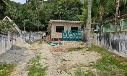 Chácara de 2874m2 no Saco da Ribeira, já iniciado construção, a 700m da praia do Lázaro!!
