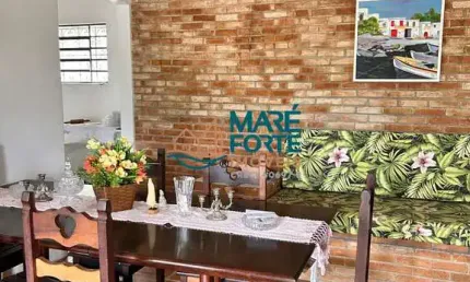 Casa ampla em terreno de 979m², menos de 600m da praia!