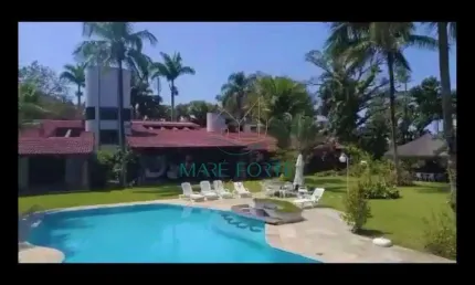 LINDA CASA DE FRENTE PARA O MAR EM CONDOMINIO FECHADO