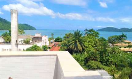 COBERTURA DECORADA COM LINDA VISTA PARA O MAR, POUCOS METROS DA PRAIA!!!!