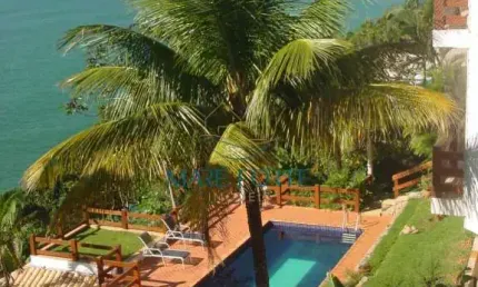 Linda casa de costeira com vista para o mar e para a ilha Anchieta!