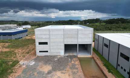 Barracão / Galpão / Depósito para alugar na Avenida Francisco Ferreira da Cruz, 6030, Eucaliptos, Fazenda Rio Grande por R$ 22.000