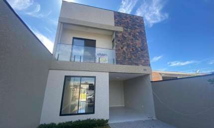 Casa com 3 quartos à venda na Zabelê, 89, Gralha Azul, Fazenda Rio Grande por R$ 750.000