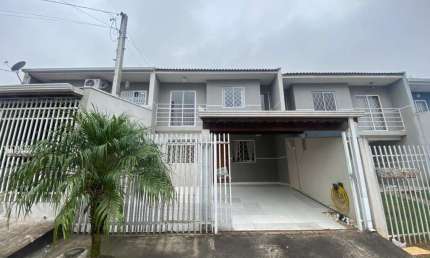 Casa com 3 quartos para alugar na Rua Tridi, 330, Gralha Azul, Fazenda Rio Grande por R$ 1.940