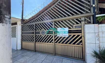 Casa térrea 2 dorms, suíte, 2 vagas, porteira fechada, área coberta. R$ 420 mil!
