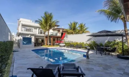 Sobrado em Condomínio para Venda no bairro Morada da Praia, 4 dorm, 6 vagas, 420 m, 504 m