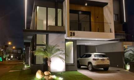 Casa à venda na Avenida Obedy Cândido Vieira, 620, Central Parque, Cachoeirinha