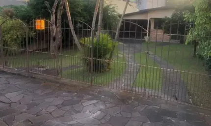 Casa com 3 quartos à venda na Rua do Parque, 92, Vila Parque Brasília, Cachoeirinha