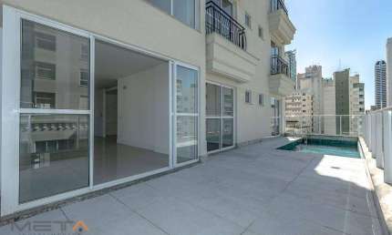 APARTAMENTO DIFERENCIADO NOVO NO CENTRO DE BALNEÁRIO CAMBORIÚ