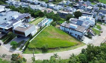 Terreno em condomínio fechado à venda na Avenida das Arapongas, 1265, Ariribá, Balneário Camboriú