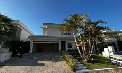 Casa de Alto Padrão no Condomínio Horizontal Praia Brava