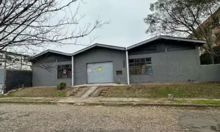 Barracão / Galpão / Depósito para alugar na Rua Doutor Cândido José de Godoy, 140, Rubem Berta, Porto Alegre, 810 m2 por R$ 8.000