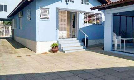 Casa à venda , 4 dormitórios,2 suítes, closet, terreno 594m²,  vaga para 9 carros, Potencial Comercial para Residencial Geriátrico, Bairro Medianeira