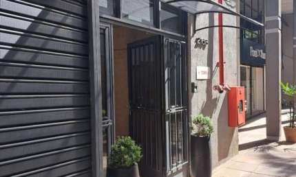 Sala comercial para alugar na Avenida Cristóvão Colombo, 2168, Floresta, Porto Alegre, 26 m2 por R$ 980