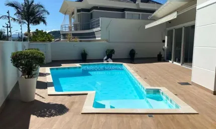 Casa Alto Padrão-Cidade Universitária Pedra Branca-Palhoça-SC-236,88 m2-3 dormitórios, sendo 1 suite master e 2 demi suítes-3 vagas