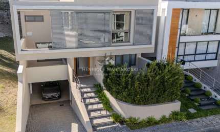 Casa à venda em condomínio fechado no Campo Comprido – 278m² privativos, 4 quartos, 3 suítes, 4 vagas