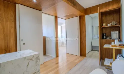 Sala Comercial a venda com vaga de garagem - 43m2 privativos de sala - Mobiliado - Mid Wok - Consultório - Andar Alto