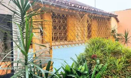 Casa de Vila para venda possui 80 metros quadrados com 2 quartos em Cascadura / Rua Valério