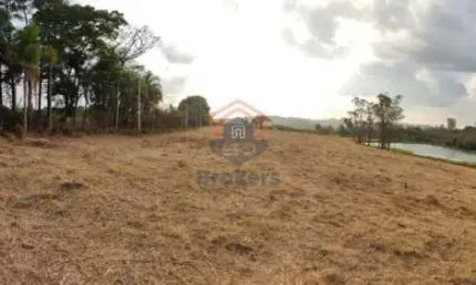 Terreno plano 2.200 m² pé na água em Água Preta  -  Jarinu