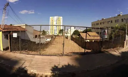 Terreno Amplo na Região Centro-Norte de Cuiabá com 1.245 m2