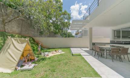 Casa moderna e nova no Gramado (observar valores da opção com mobília e sem)*
