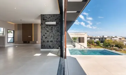 Casa sobrado com elevador e piscina à venda no condomínio Alphaville Dom Pedro 2, em Campinas
