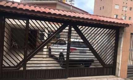Sobrado muito espaçoso e bem localizado  50m do mar no Jardim Marina, Mongaguá/SP