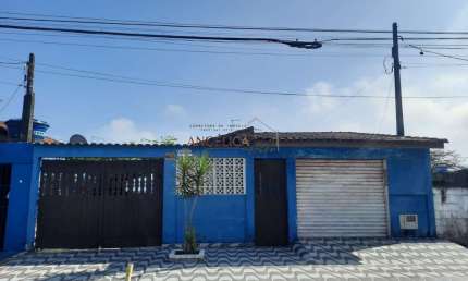 Casa lote inteiro, bem localizada no Agenor de Campos, Mongaguá/SP