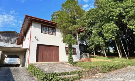 CASA COM BOSQUE PRIVATIVO | PRÓXIMA À ÓPERA DE ARAME