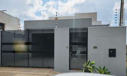 Casa com 3 quartos à venda na Zona 31, Maringá 