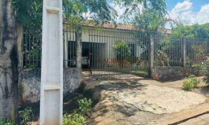 Casa à venda, 2 quartos, 1 suíte, Conjunto Habitacional Requião - Maringá/PR