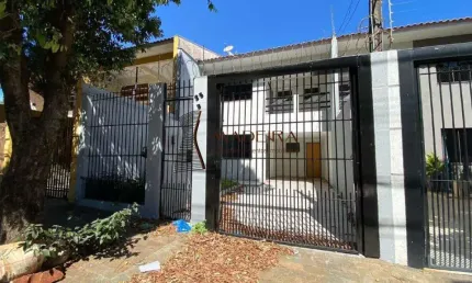 Sobrado à venda, 4 quartos, 1 suíte, 2 vagas, Parque da Gavea - Maringá/PR
