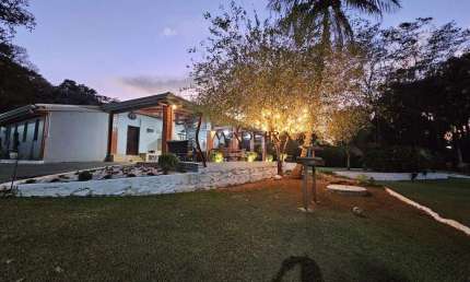 VENDE-SE LINDA CHÁCARA COM ACESSO EXCLUVISO AO RIO IVAI