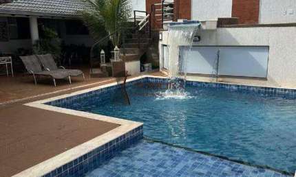 Casa à venda na Zona 08, Maringá 