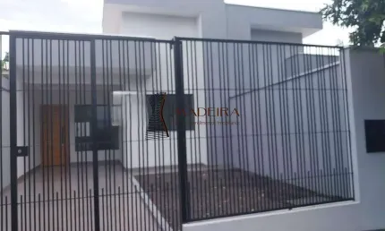 Casa à venda, 3 quartos, 1 suíte, 2 vagas, Parque Hortência - Maringá/PR