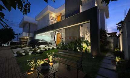 Lindo Sobrado à Venda no Residence Condominium Ecogarden - Maringá PR - 4 Suítes e Área Gourmet Completa!