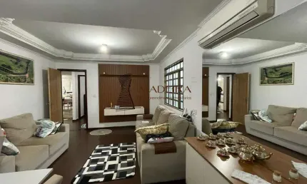 Excelente oportunidade! Casa ampla em terreno de 500m² à venda