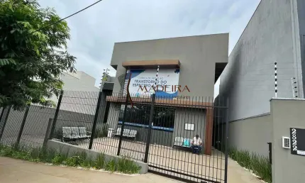 Casa comercial à venda na Zona 06, Maringá 
