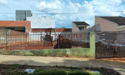 Vende-se terreno inteiro no Jardim Oasis - Maringa, com 300m2