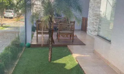 Casa à venda no Parque das Laranjeiras, Maringá 
