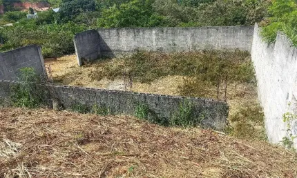 Terreno murado 416 m2 no condomínio maison em vila velha-es
