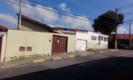 Casa com 3 quartos à venda em Santana, São José dos Campos  por R$ 698.000