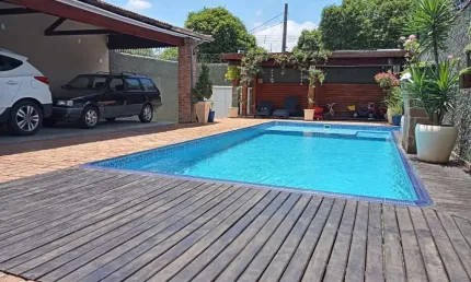 Casa com 2 quartos à venda no Jardim Amália, Caçapava  por R$ 900.000