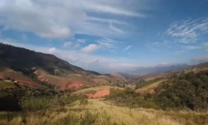 Chácara / sítio à venda no Bairro das Oliveiras, Pindamonhangaba  por R$ 230.000