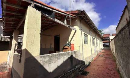 Casa com 4 quartos à venda em Santana, São José dos Campos  por R$ 615.000
