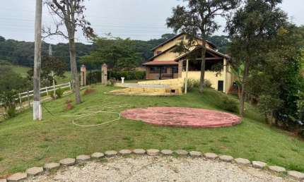 Chácara / sítio com 3 quartos à venda na Vila Antônio Augusto Luiz, Caçapava  por R$ 900.000