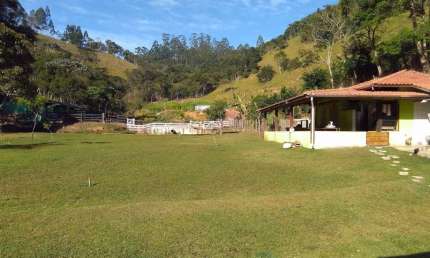 Chácara / sítio com 3 quartos à venda no Centro, Natividade da Serra  por R$ 830.000