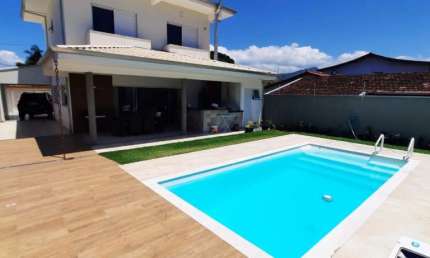 Casa com 4 quartos à venda no Jardim Britânia, Caraguatatuba  por R$ 1.650.000