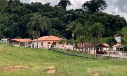Fazenda à venda no Centro, Lagoinha  por R$ 4.990.000